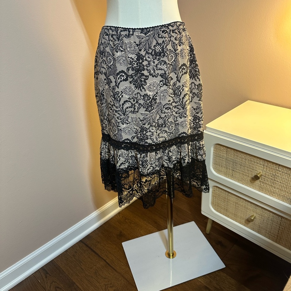 Vintage 00' Nanette Lepore Black and Light Pink 100% Silk Lace Skirt